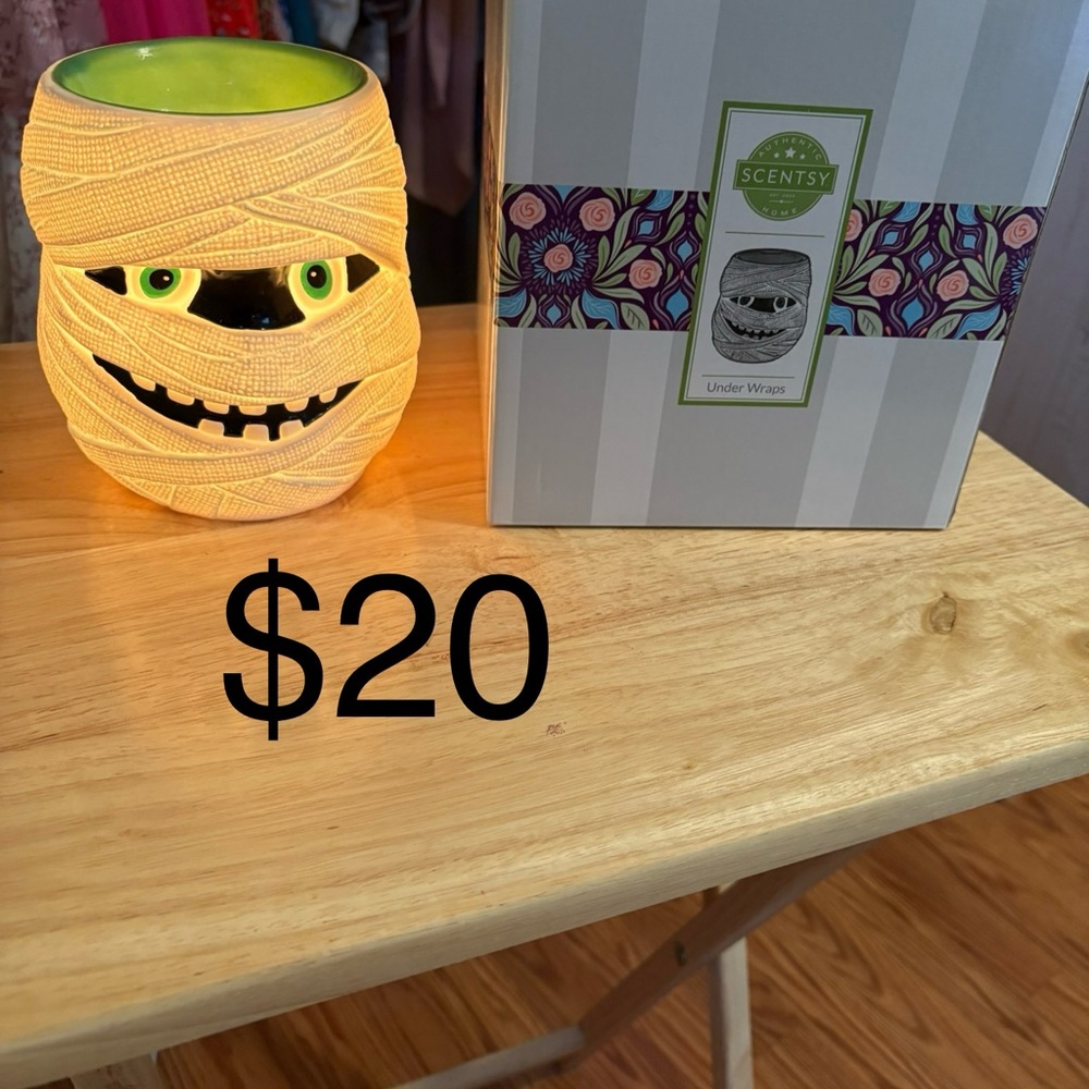 Scentsy Mummy Warmer - Tan and Black